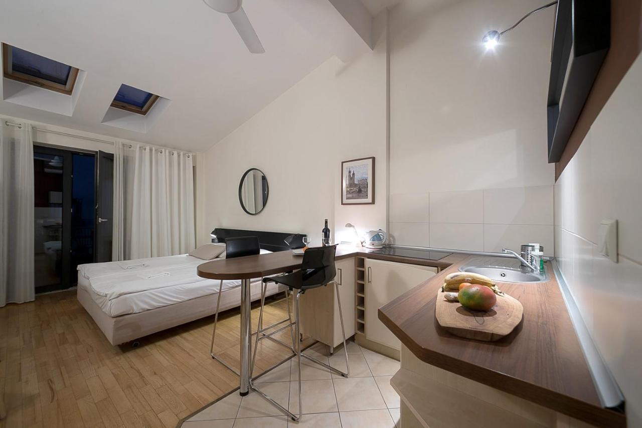 Main Square Studio With Terrace & Air Condition Краков Экстерьер фото